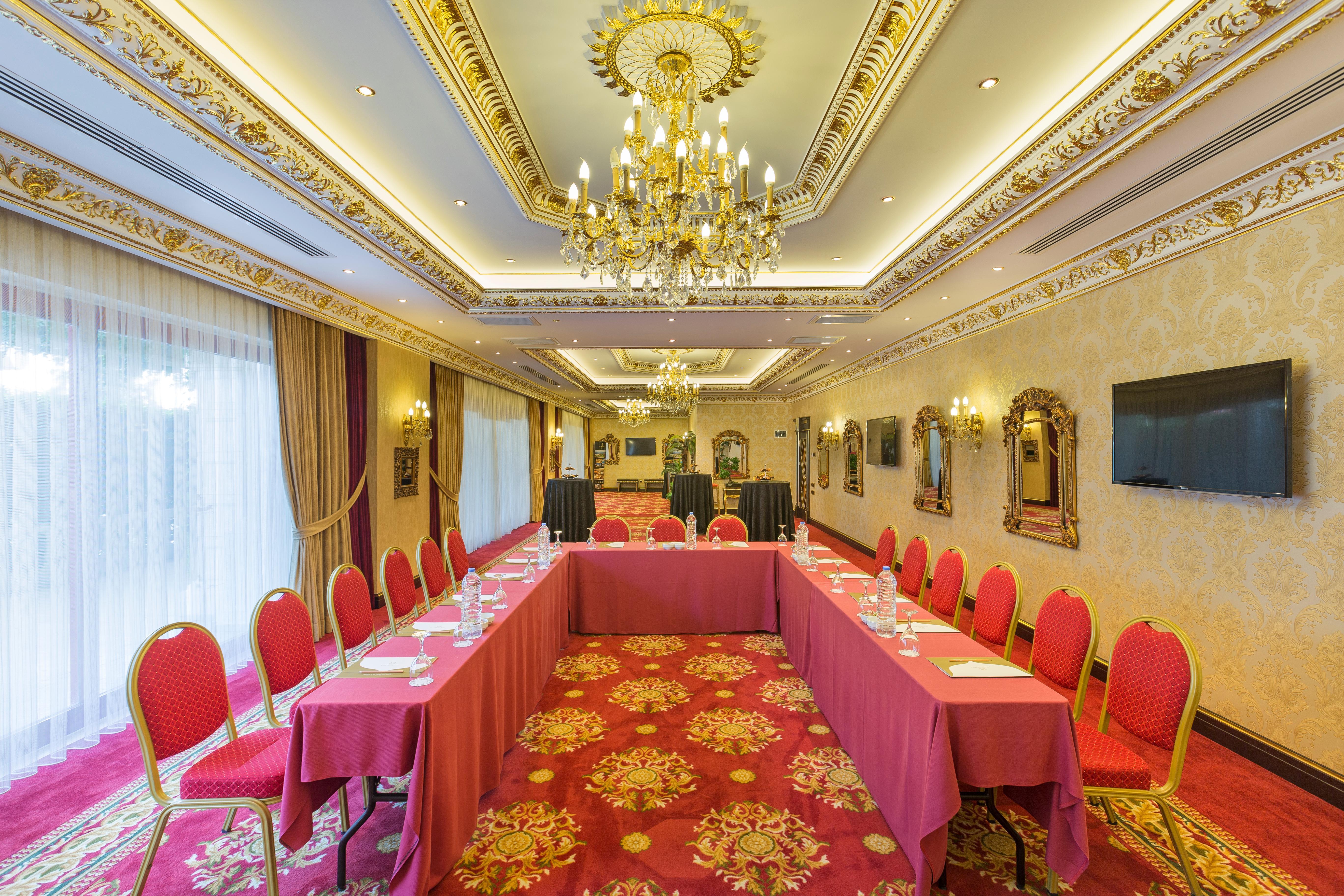 Готель Club Sera 5*